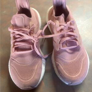 adidas Women's Mauve Sneakers
